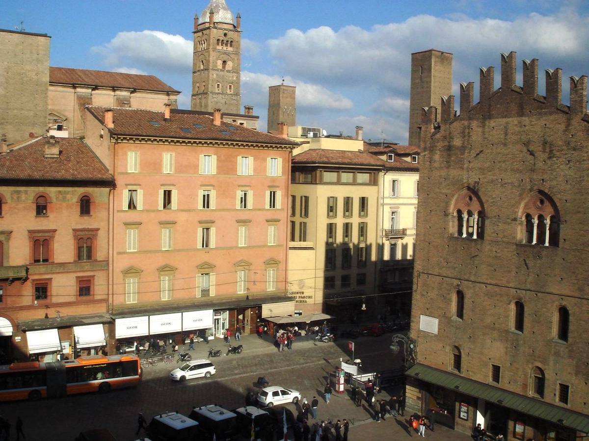 Tetti e torri del centro di Bologna