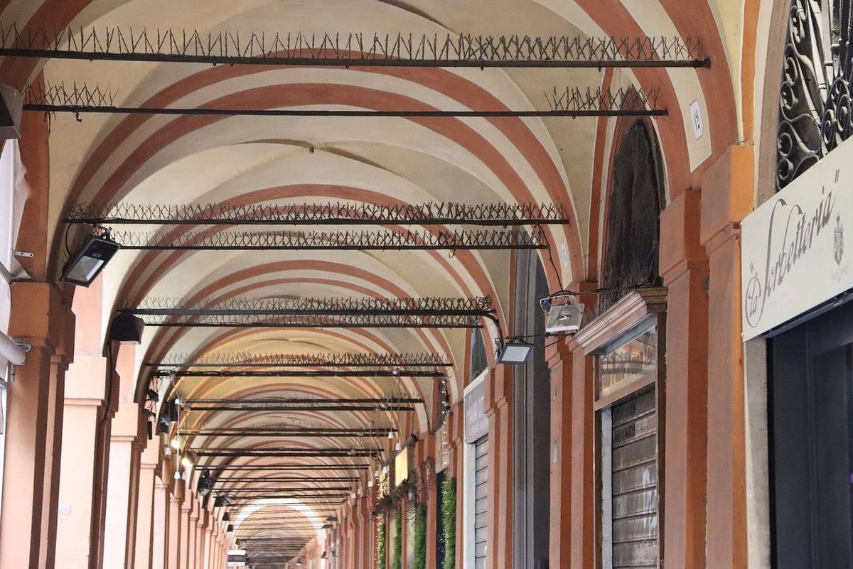Portico con volte dipinte