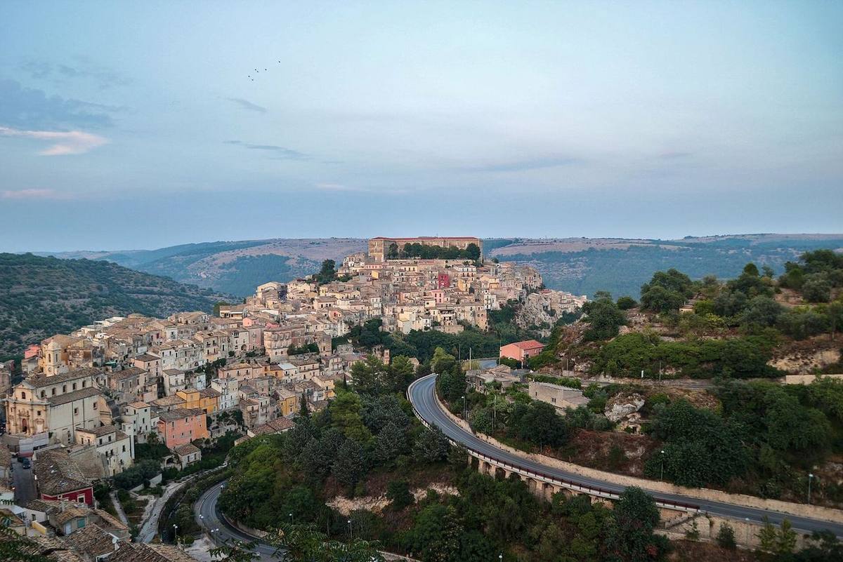 Ragusa Ibla al crepuscolo